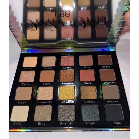 Violet Voss Like A Boss Pro Eyeshadow Palette - Picture 4 of 4